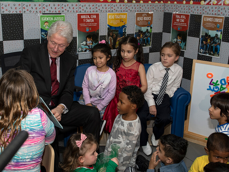 Former President Reads to Children at Long Island Laundromat